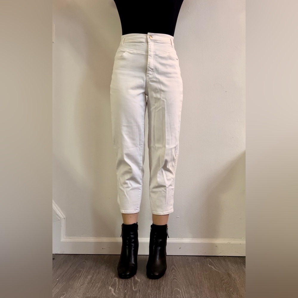 H&M size 6 women’s high waisted white jeans